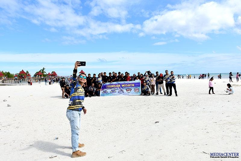 Pesona Pantai Kota Ratu Jawab Rasa Penasaran Para Wisatawan